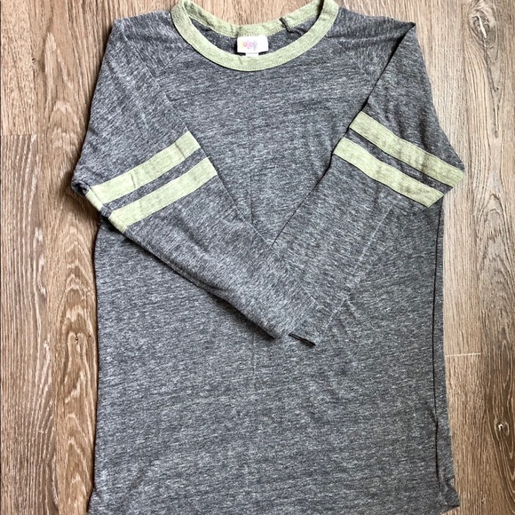 LuLaRoe Tops - 🌸 Lularoe Randy baseball shirt